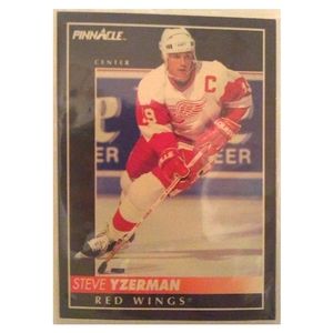 1992 Detroit Red Wings Steve Yzerman Pinnacle Card